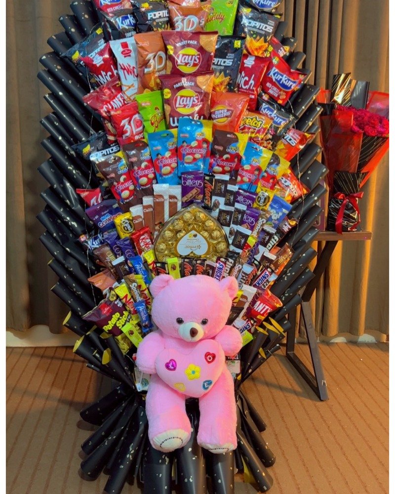 5ft. Snacks Tower Bouquet (available in kolkata only)