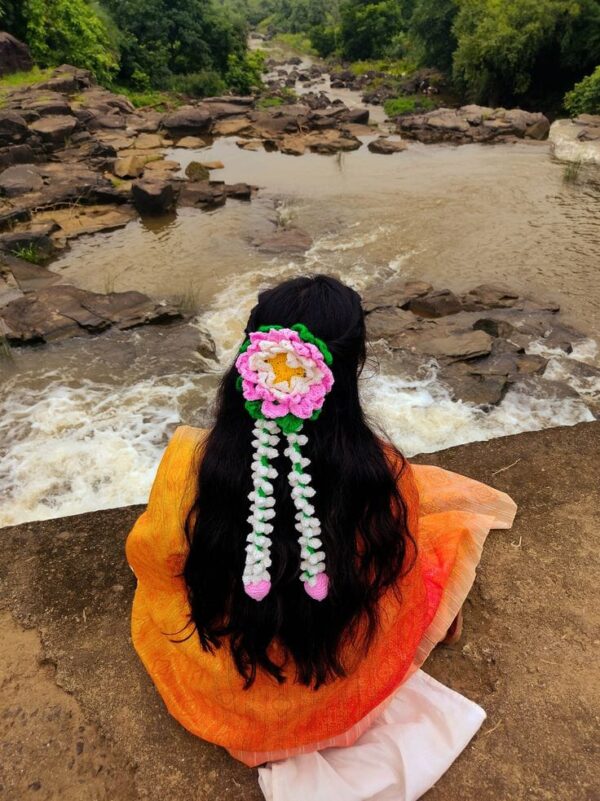 Lotus Gajra Clip (crocheted)