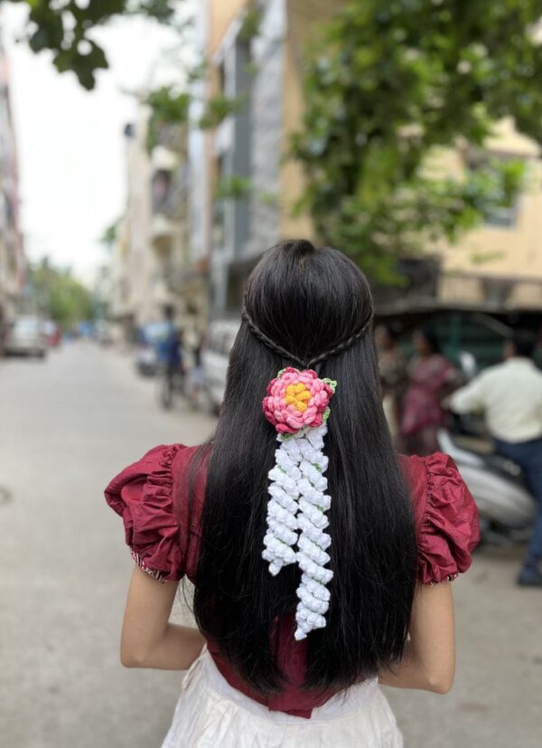 Lotus Gajra Clip (crocheted)