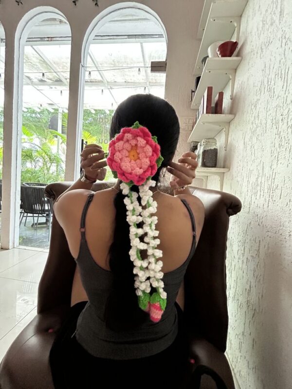 Lotus Gajra Clip (crocheted)