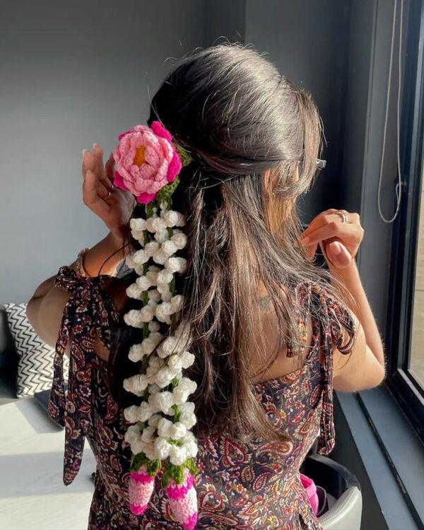 Lotus Gajra Clip (crocheted)